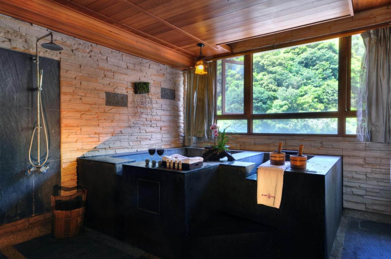 Chief Villa Hot Spring Resort Renai Bagian luar foto